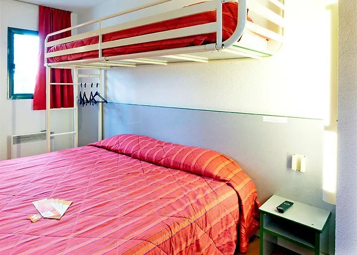 Kyriad Direct Annemasse - Genève Hotel 3*