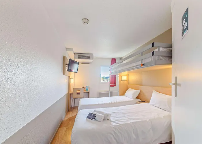 Kyriad Direct Annemasse - Genève Hotel