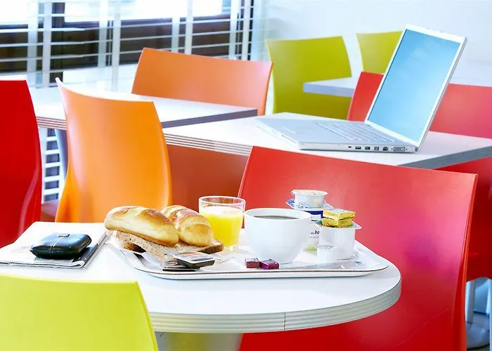 Kyriad Direct Annemasse - Genève Hotel 3*