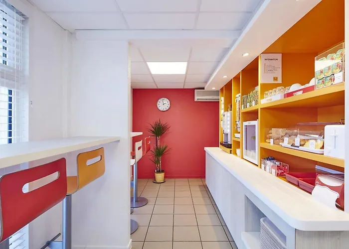 Kyriad Direct Annemasse - Genève Hotel