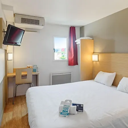 Kyriad Direct Annemasse - Geneve 3* Gaillard