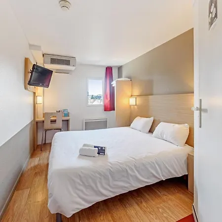 Kyriad Direct Annemasse - Geneve 3*