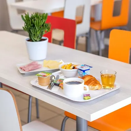Kyriad Direct Annemasse - Geneve 3* Gaillard