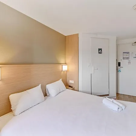 Kyriad Direct Annemasse - Geneve
