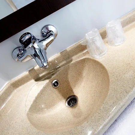 Kyriad Direct Annemasse - Geneve Szálloda 3*