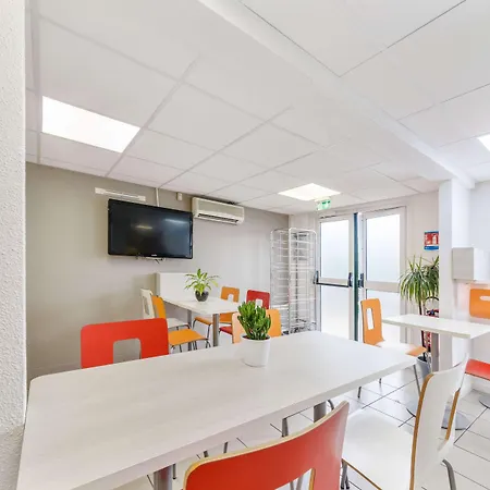 Kyriad Direct Annemasse - Genève Hotel