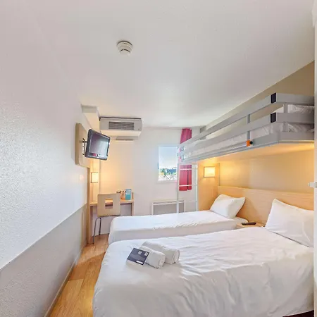 Kyriad Direct Annemasse - Genève Hotel