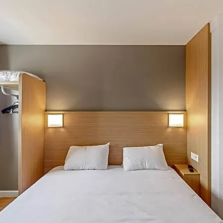 Kyriad Direct Annemasse - Geneve Hotel