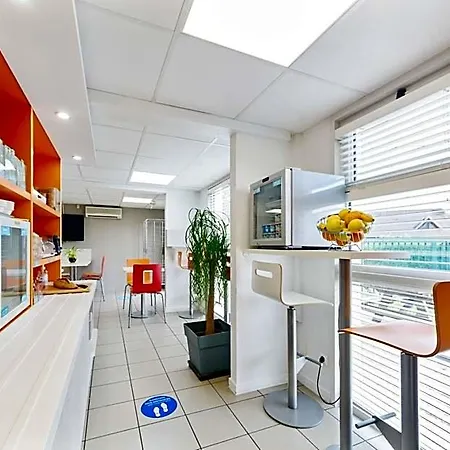 Kyriad Direct Annemasse - Geneve 3*