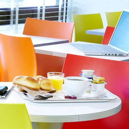 Kyriad Direct Annemasse - Genève Hotel 3*