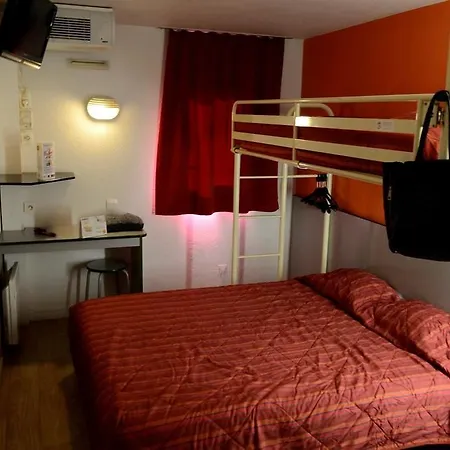 Kyriad Direct Annemasse - Genève Hotel 3*