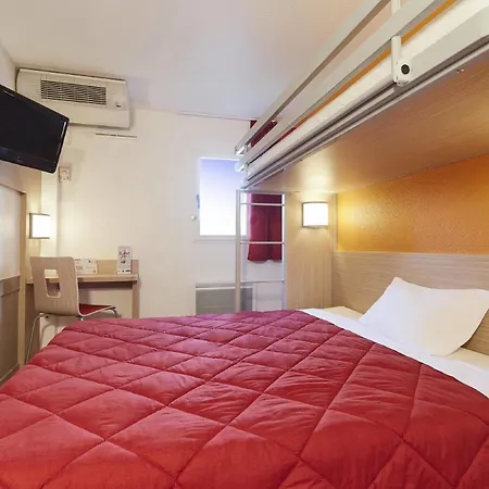 Kyriad Direct Annemasse - Geneve 3*