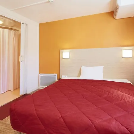 Kyriad Direct Annemasse - Geneve 3* Gaillard