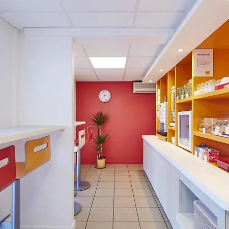Kyriad Direct Annemasse - Geneve Hotell